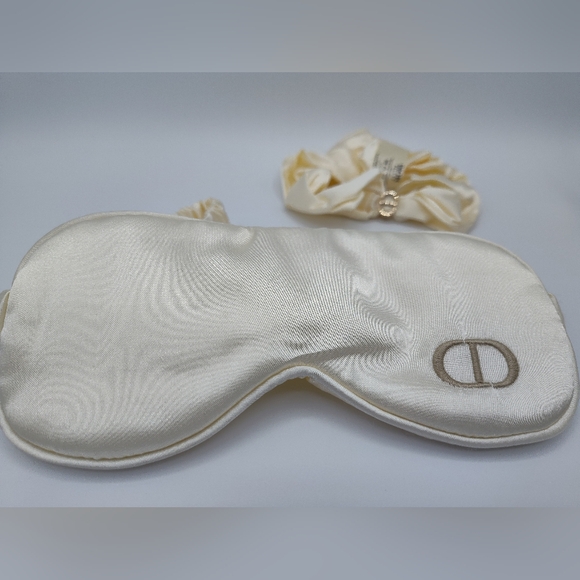 DIOR Beauty VIP Satin Sleep Mask & Scrunchie Set Ivory Gold CD Logo NIB - Picture 2 of 5